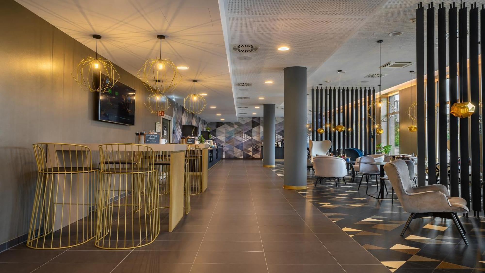 Holiday Inn - The Niu, Ridge Halle Central Station By Ihg Exterior photo