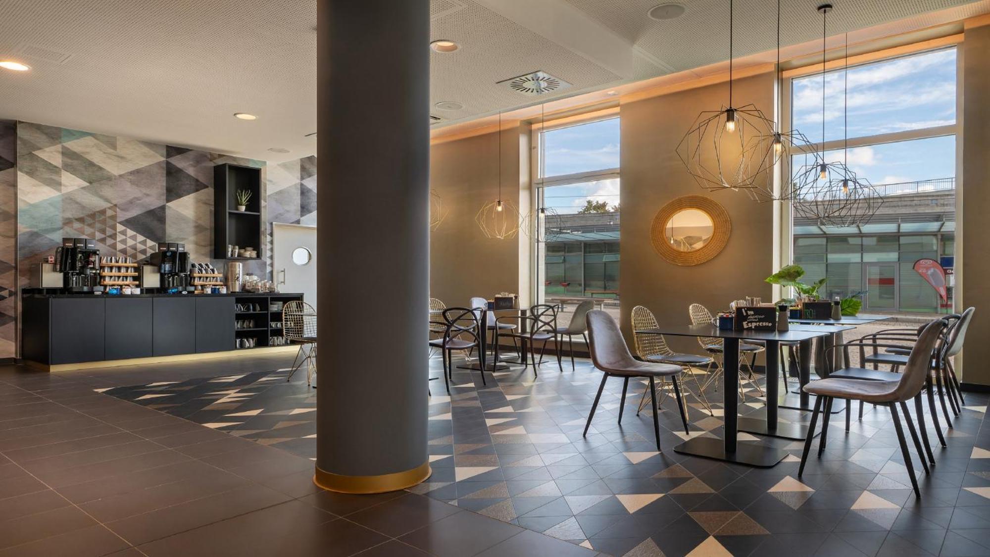 Holiday Inn - The Niu, Ridge Halle Central Station By Ihg Exterior photo
