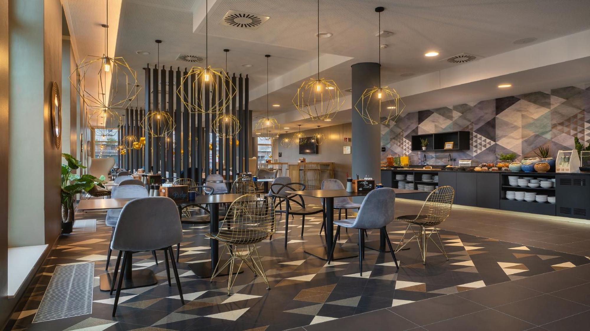 Holiday Inn - The Niu, Ridge Halle Central Station By Ihg Exterior photo